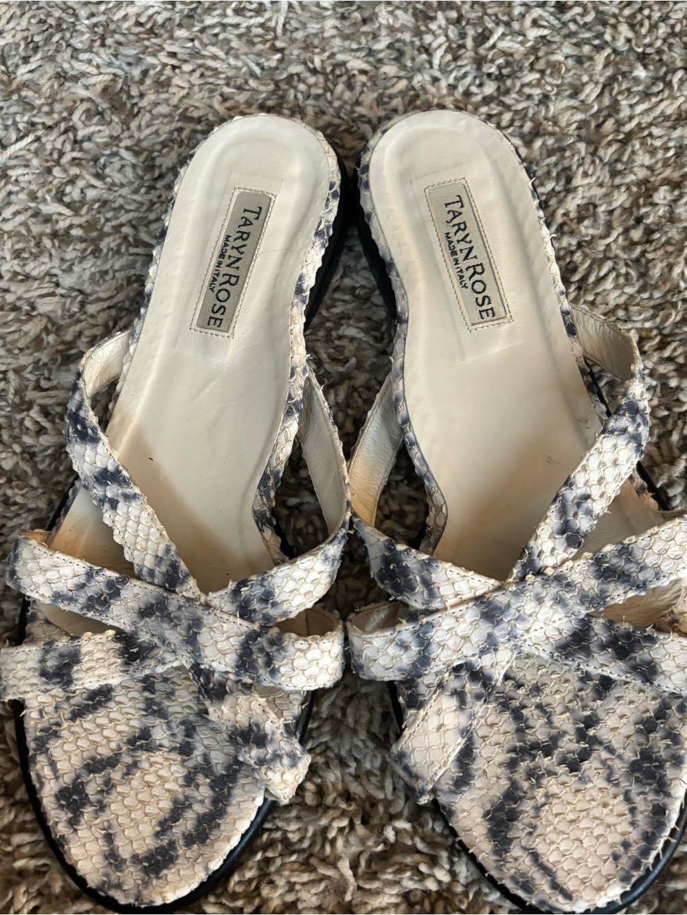 Vero Cuoio White and Gray Snake-Print Slide Mules Taryn  Rose sz 9